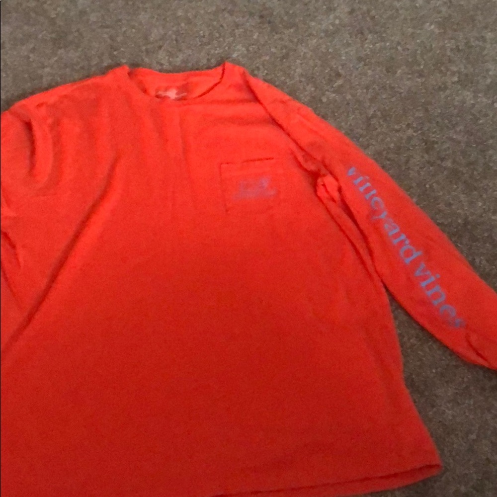 Like new vineyard vines shirt